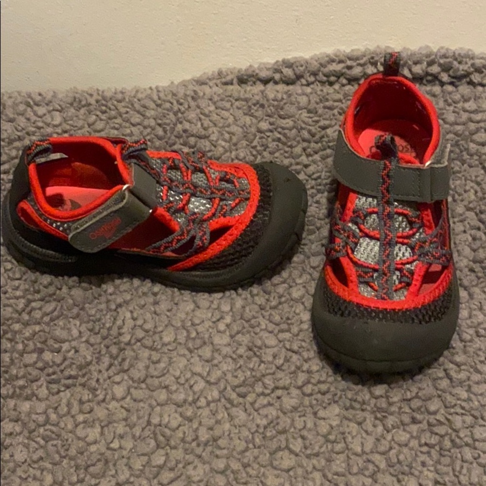 SOLD Boys red black and gray Oshkosh sandals size9